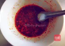 Illustration of making garlic sauce purslane cake 16