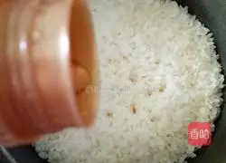 Illustration of how to make meat floss and ham sushi 2