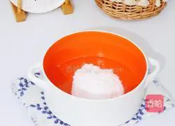 Illustration of how to make coconut peach cake 5