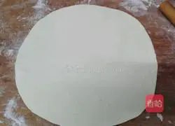 Illustration of how to make scallion pancake (family version) 5