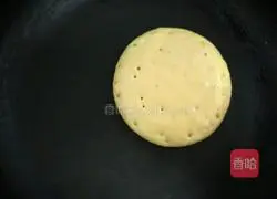 Illustration of how to make corn milk waffles 6