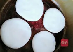 Illustration of how to make fennel pork pie 18