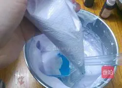 Strawberry Cream Cake Recipe Illustration 12