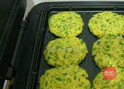 Illustration of how to make peppercorn tortillas 6