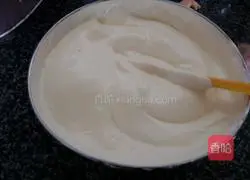 Illustration of how to make orange jam cake roll 12