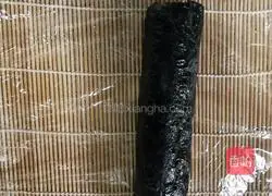 Illustration of how to make meat floss and blood glutinous rice sushi 6