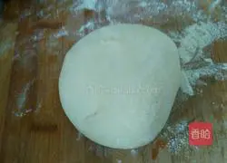 Illustration of how to make dough sugar cakes 6