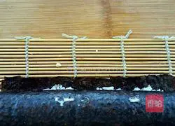 Illustration of how to make avocado sushi 8