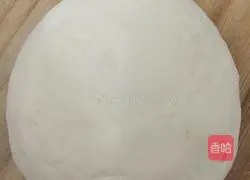 Illustration of how to make leek and meat pancakes 5