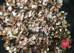 Illustration of how to make mushroom meatloaf 1