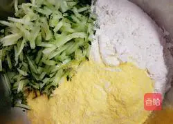 Illustration of how to make cucumber shredded cake 2