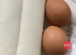 Illustration of how to make fried rice cakes with eggs 2