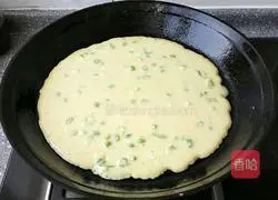 Illustration of how to make chive egg pancake 8