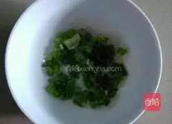 Illustration of how to make sweet potato and scallion pancakes 2