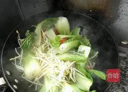 Illustration of how to make fried pancakes 4