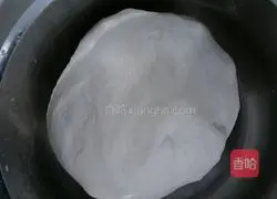 Illustration of how to make hand cakes 3