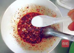 Illustration of how to make garlic sauce purslane cake 14