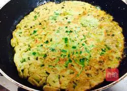 Illustration of how to make chive egg pancake 9