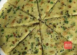 Illustration of how to make green onion, egg and sesame pancakes 7
