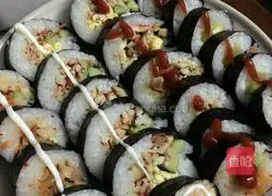 Illustration of how to make sushi 11