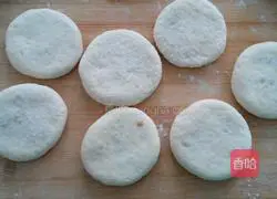 Illustration of how to make cabbage meat pie 4 