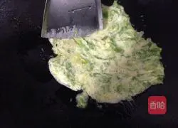Illustration of how to make lettuce pancakes 5
