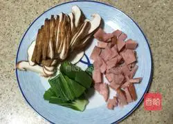 Illustration of how to make ham crepe 2