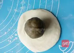 Illustration of how to make Kuaishou shortbread (mung bean filling) 13