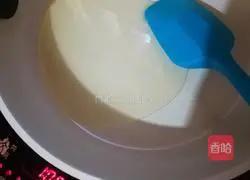 Illustration of how to make pan-fried potato pancakes 3