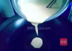 Illustration of how to make egg cornmeal cake 6