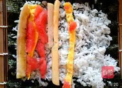 Illustration of how to make sushi fruits 4