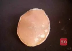 Illustration of how to make banana waffles 5