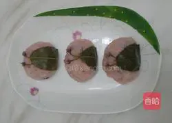 Illustration of how to make cherry cake 4