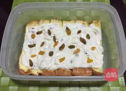 White Grape Dried Fruit Light Cream Salmon Cake Bento Illustration 3