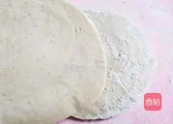 Illustration of how to make butterfly cakes with hand cakes 6