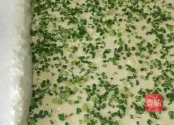 Illustration of how to make scallion pancakes 12