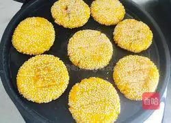 Illustration of how to make sesame pumpkin cake with bean paste filling (electric baking pan version) 17