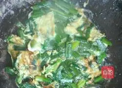 Illustration of how to make chive egg pancake 5