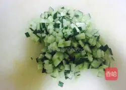 Illustration of how to make cucumber and egg breakfast cake 1