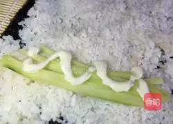 Illustration of how to make simple sushi at home 4