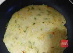 Illustration of how to make shredded potato burritos 4