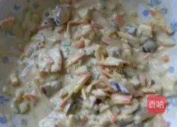 Illustration of how to make radish and mushroom pancakes 4