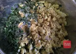 Illustration of how to make leek and egg pie 8