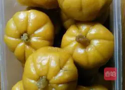 Illustration of how to make cute pumpkin cake 8