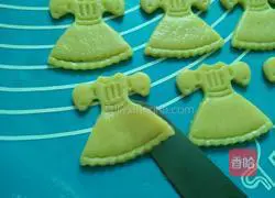 Illustration of how to make gingerbread 8