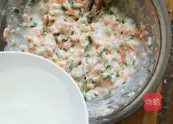 Illustration of how to make carrot egg pancake 5