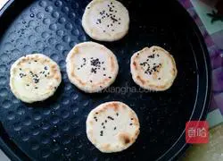 How to make small steamed buns and black sesame pancakes Illustration 11