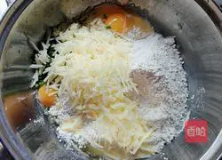 Illustration of how to make potato pancakes 4