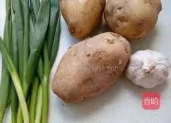 Illustration of how to make pan-fried potato pancakes 1