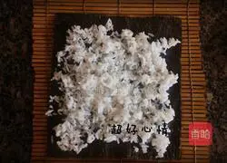 Illustration of how to make meat floss sushi 2